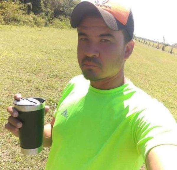 Story from Jam Press (Piranhas Eat Man) Pictured: Wagner Silva. Man eaten by piranhas after boat crash on Amazo<em></em>nian river. A man has been eaten by piranhas after a boat crash on an Amazo<em></em>nian river. Two vessels collided while carrying a total of five people. Three passengers were rescued alive while two people remained missing. After nightfall, the search for the missing victims was suspended until the following day. The body of Jo<em></em>ney Jose Silva da Luz, 38, who was driving one of the boats, was discovered the following morning. His corpse was found with multiple bites from a shoal of piranhas in the river. Joney?s ravaged remains were pulled out of the water and placed on one of the rescue boats. The victim?s wife was one of the three survivors. A passenger on the other vessel, named as Wagner Silva, still remains missing and is presumed dead. The pilot of the boat was one of the surviving group members. The boat crash took place on the Cuiab River in Baro de Melgao, Brazil, at around 6pm on Saturday (9 Sept) The Brazilian Navy said they sent a search and rescue team to the location as soon as they learned of the accident. A spokesperson said: ?An administrative procedure has been initiated to determine the cause, circumstances and respo<em></em>nsibility of the incident.? As of 11 September, divers are still searching for Wagner?s body. Access to the area has been restricted by the authorities as the investigation continues. ENDS