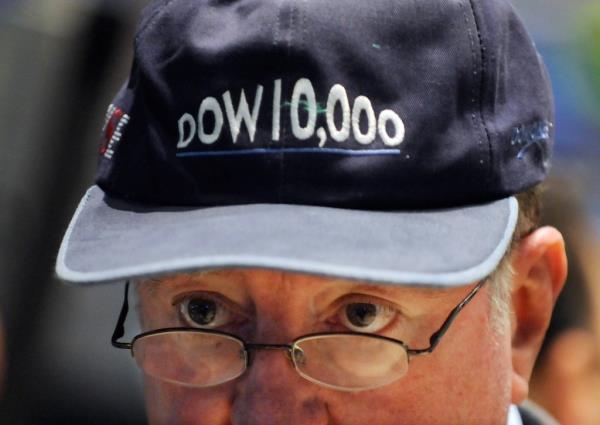 Cashin wearing a Dow 10,000 hat in 2008, nearly 10 years after the blue-chip index hit the milestone.
