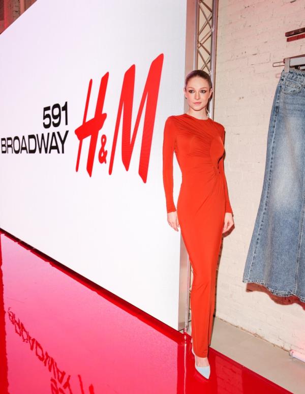Hunter Schafer poses at H&M's new SoHo location