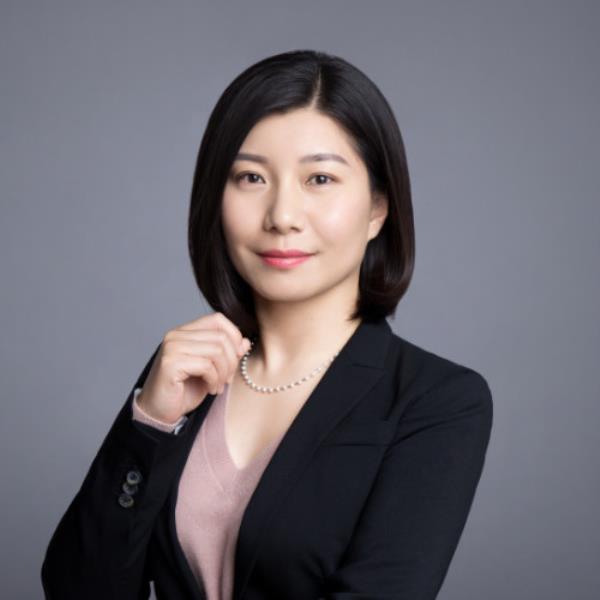 A portrait of Vickie Chen.