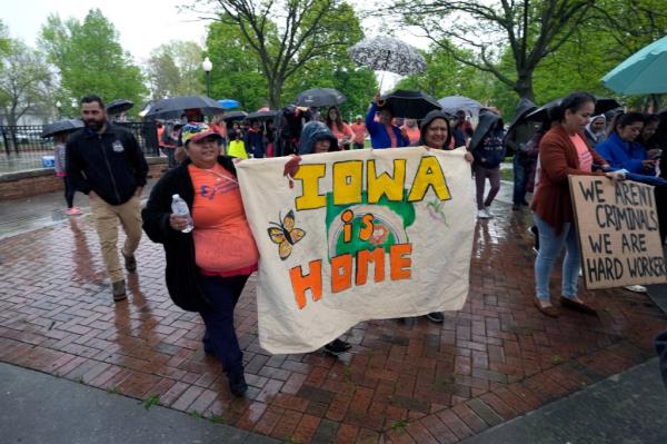 Iowa migrant law protesters