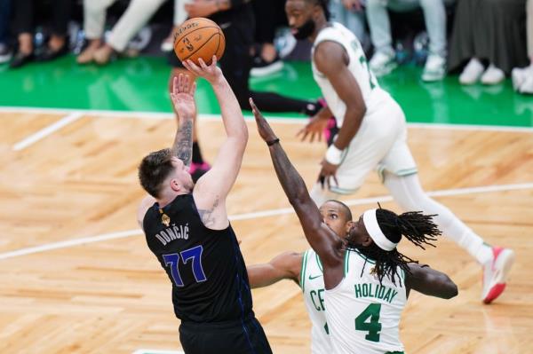 Luka Do<em></em>ncic put up a playoff-high 26 shots on Thursday.