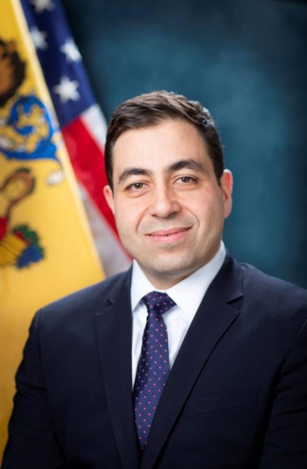 George Helmy 