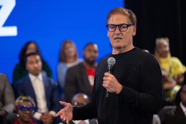Cuban tells Johnson and Barkley that the vitriol associated with the political arena disincentives him from seeking elected</p>

<p>　　office.