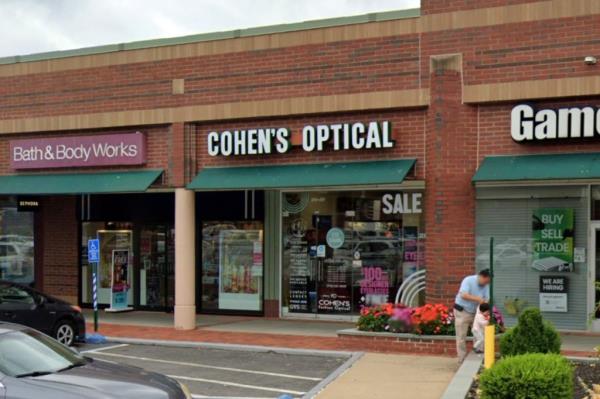 Cohen's Optical fraud scam.</p>

<p>　　