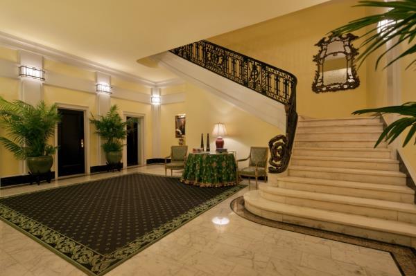 Interior of the foyer. 