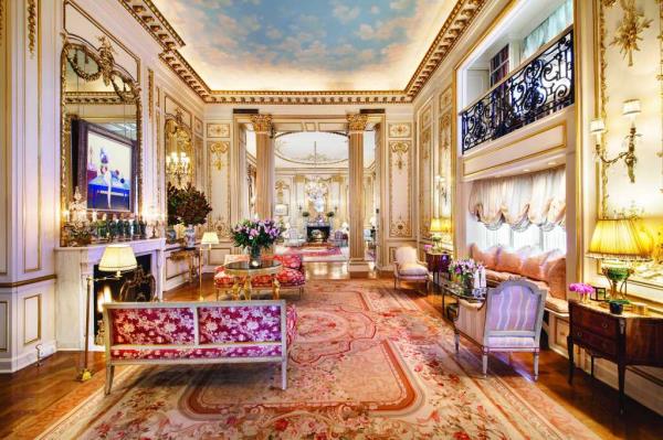 The grand saloon.