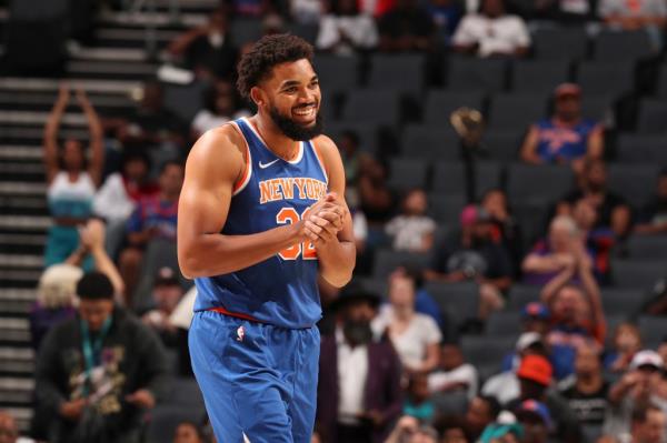Karl-Anthony Towns finished with 10 points in 15 minutes on Oct. 6.