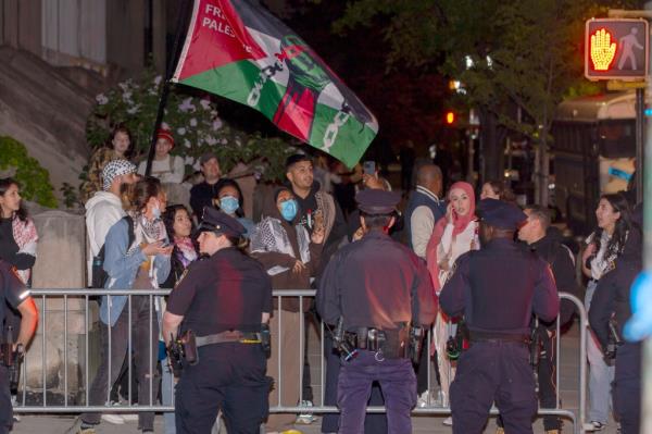 a<em></em>bout 250 unio<em></em>n members also voted to support the demands being sought by the anti-Israel protest. 