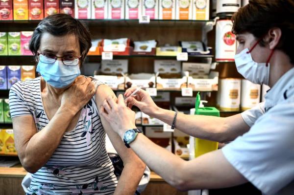 There are multiple kinds of flu vaccines, including a nasal spray version for certain younger people. 