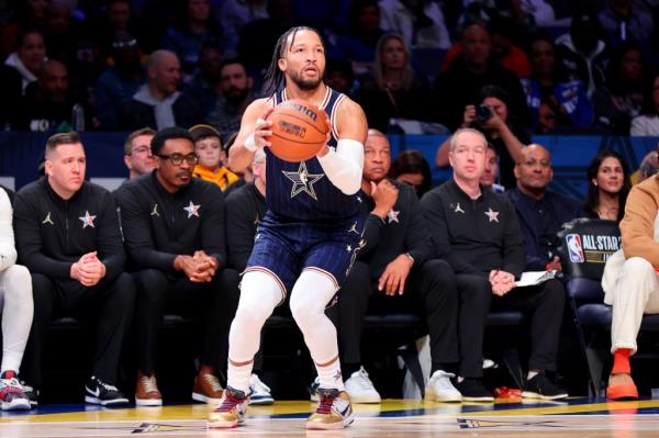Jalen Brunson #11 of the NY Knicks shoots ball during the 2024 NBA All-Star Game.