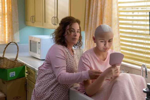 Patricia Arquette and Joey King. 
