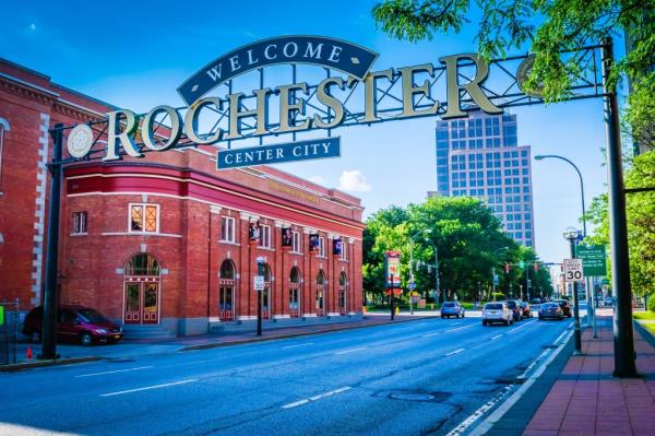 The city of Rochester is on Lake Ontario.