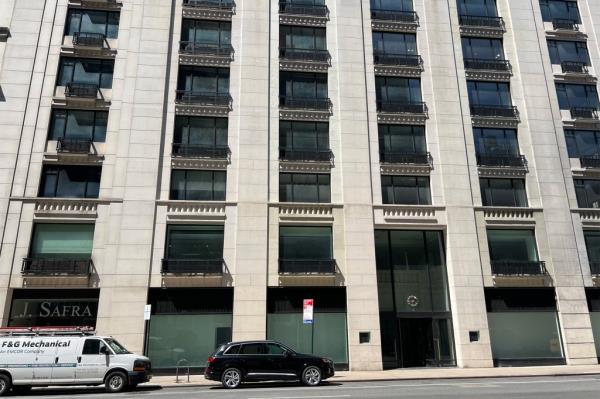 Former Barneys building at 660 Madison Ave. has been vacant for four years.