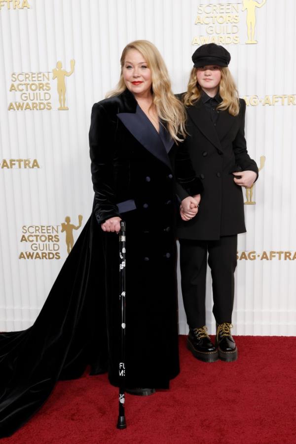 Christina Applegate ‘Can’t Stand’ in the Shower Due to MS ‘Relapse,’ Hasn’t Bathed in ‘3 Weeks’