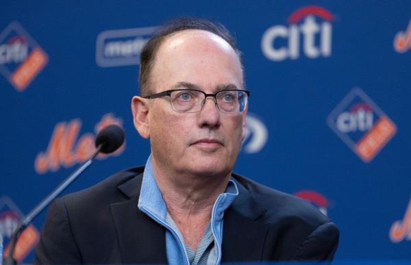 New York Mets owner Steve Cohen introducing David Stearns as the new President of ba<em></em>seball Operations at a press co<em></em>nference at Citi Field
