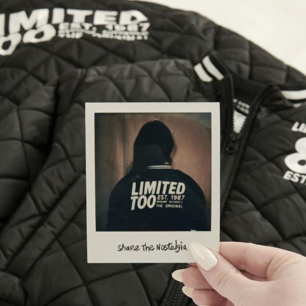 Limited Too is making a comeback!</p>

<p>　　