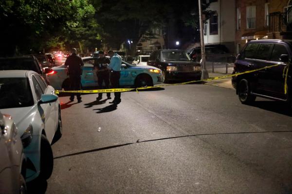 NYPD respo<em></em>nds to a 17-year-old boy shot at East 29th St. and Clarendon Rd.