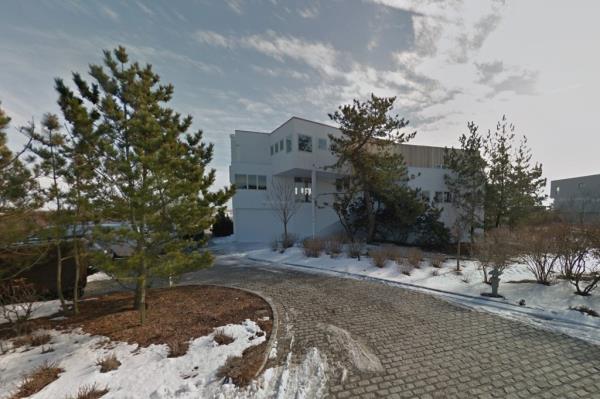 Durst's $15M Bridgehampton Mansion