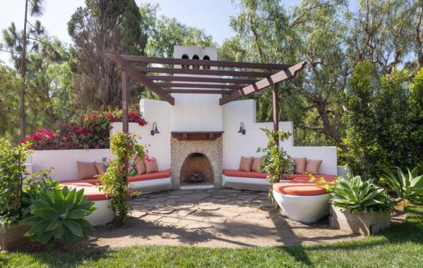 hadid childhood home montecito