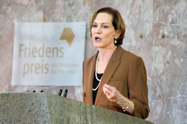 Anne Applebaum