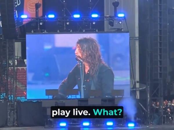 Dave Grohl performing at Lo<em></em>ndon Stadium