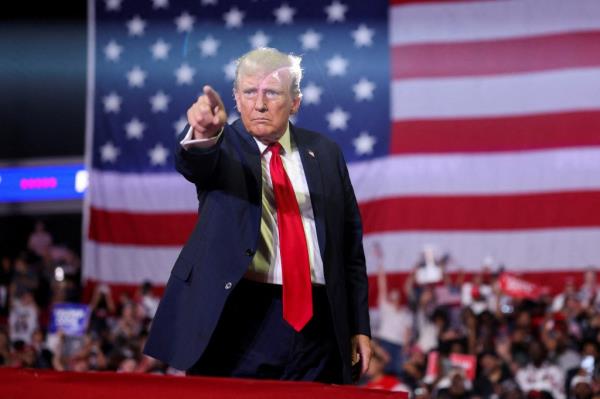 Do<em></em>nald Trump gestures during a campaign event in Philadelphia, Pennsylvania, U.S., June 22, 2024. 