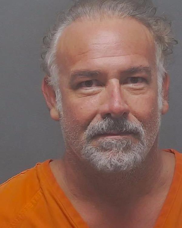 Brad Simpson, 51, has been arrested and charged for the murder of his wife</p>

<p>　　of 22 years, Suzanne.