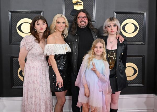Dave Grohl, Jordyn Blum and their three children.