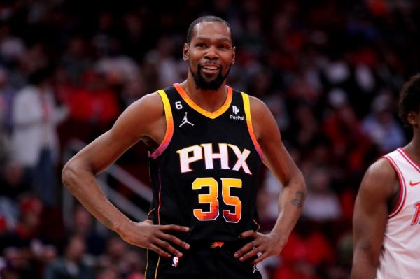 Kevin Durant looks on during the Suns' game against the Rockets.