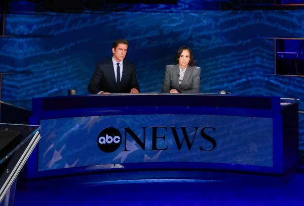 David Muir and Linsey Davis modertae the presidential debate.