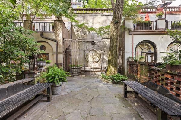 stephen so<em></em>ndheim townhouse sold
