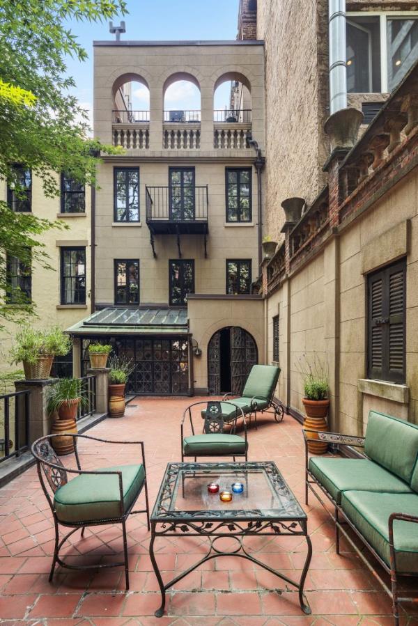 stephen so<em></em>ndheim townhouse sold