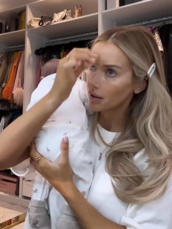 Some impressive multitasking (Picture: Laura Anderson/Instagram)