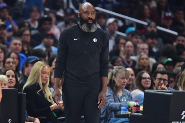Jacque Vaughn didn't seem to have the Nets prepared for changes that the Clippers made.