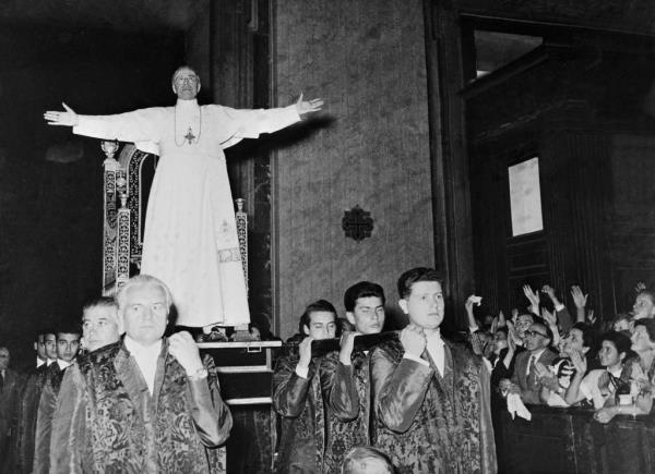 The alleged first mission of the US to acquire a UFO came following a tip from Pope Pius XII, the whistleblower claimed.  