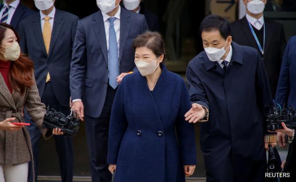 Prison Cell Or Ankle Bracelet? How Countries Incarcerate Former Leaders