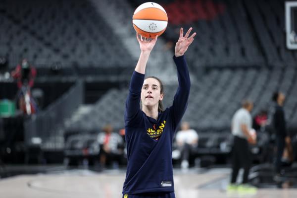 Caitlin Clark #22 of the Indiana Fever warms up before the game against the Las Vegas Aces on July 2, 2024 at T-Mobile Arena in Las Vegas, Nevada. 