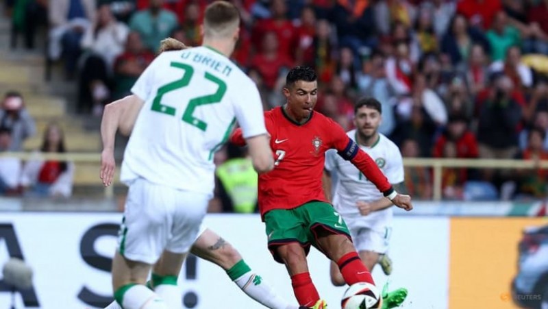 Ro<em></em>naldo brace helps Portugal to 3-0 friendly win over Ireland