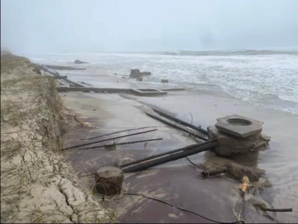 Cape Hatteras Natio<em></em>nal Seashore officials expanded a beach closure this week as a precautio<em></em>nary measure against a 