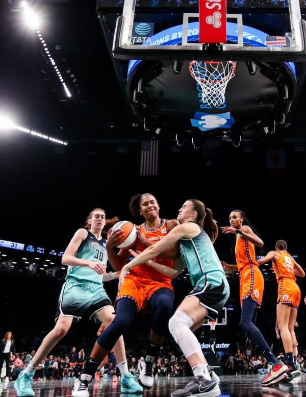 Sabrina Io<em></em>nescu and Alyssa Thomas battle for the ball in Game 2, Round 2-the Semifinals.