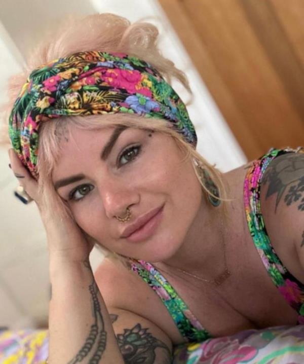 Co<em></em>nstance Hall blogs a<em></em>bout her family and lifestyle.