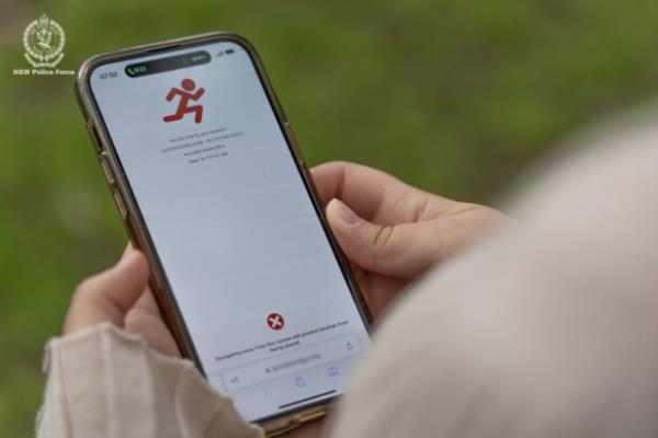 The Blul<em></em>ink system does not run on an app. All people need to do is reply to a l<em></em>ink sent to their mobile phone.
