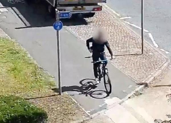 PC Lewis Marks chased Sean Prosser on the commandeered bike (Picture: Northampto<em></em>nshire Police)